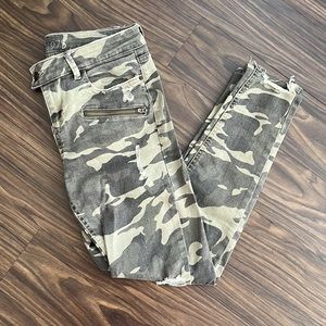 Z1975 Camo Skinny Jeans distressed